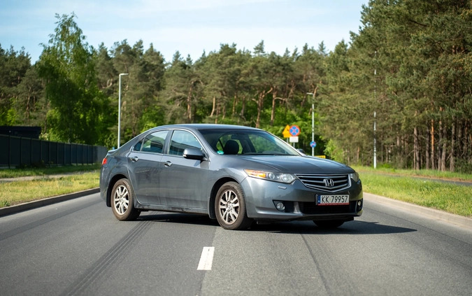 Honda Accord cena 30000 przebieg: 218000, rok produkcji 2009 z Toruń małe 277
